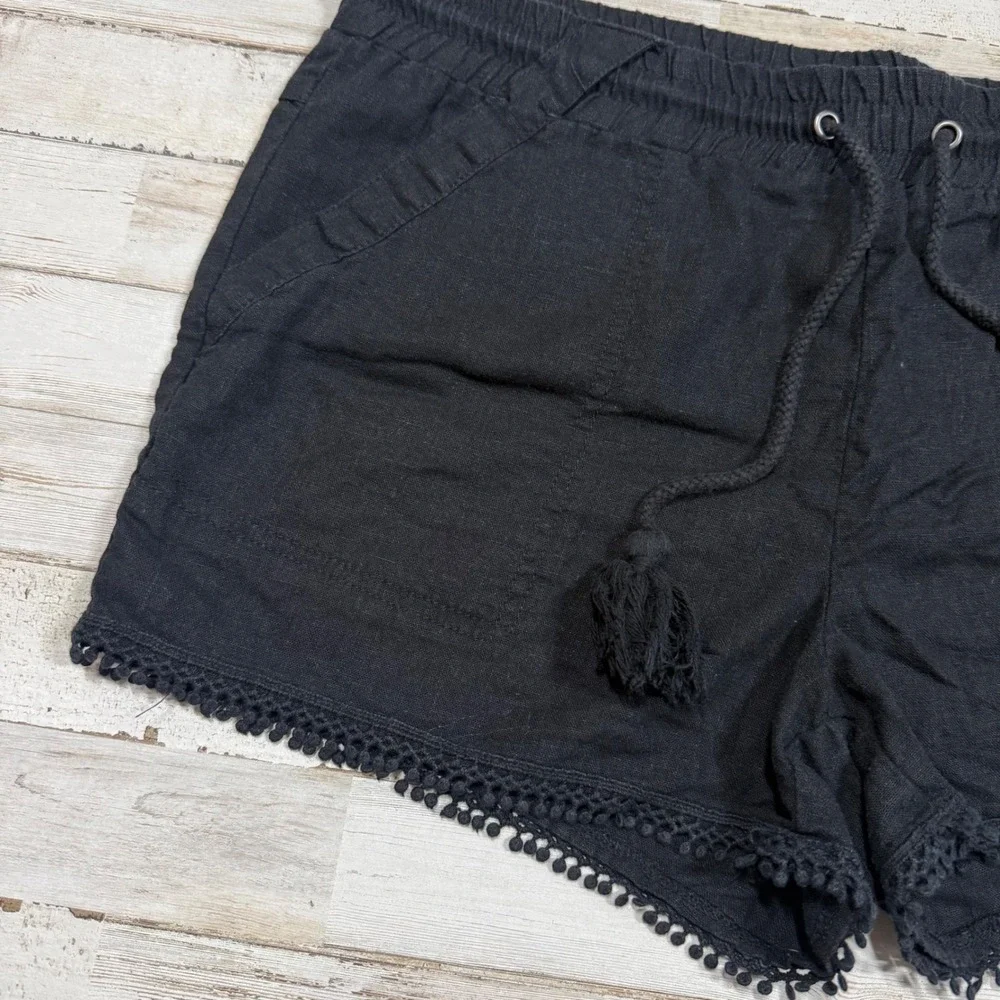 Rewind Black Linen Blend Drawstring Shorts with Crochet Trim Size‎ L - Picture 2 of 8